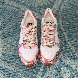 Veja tropical trainer sneaker size 42 EU